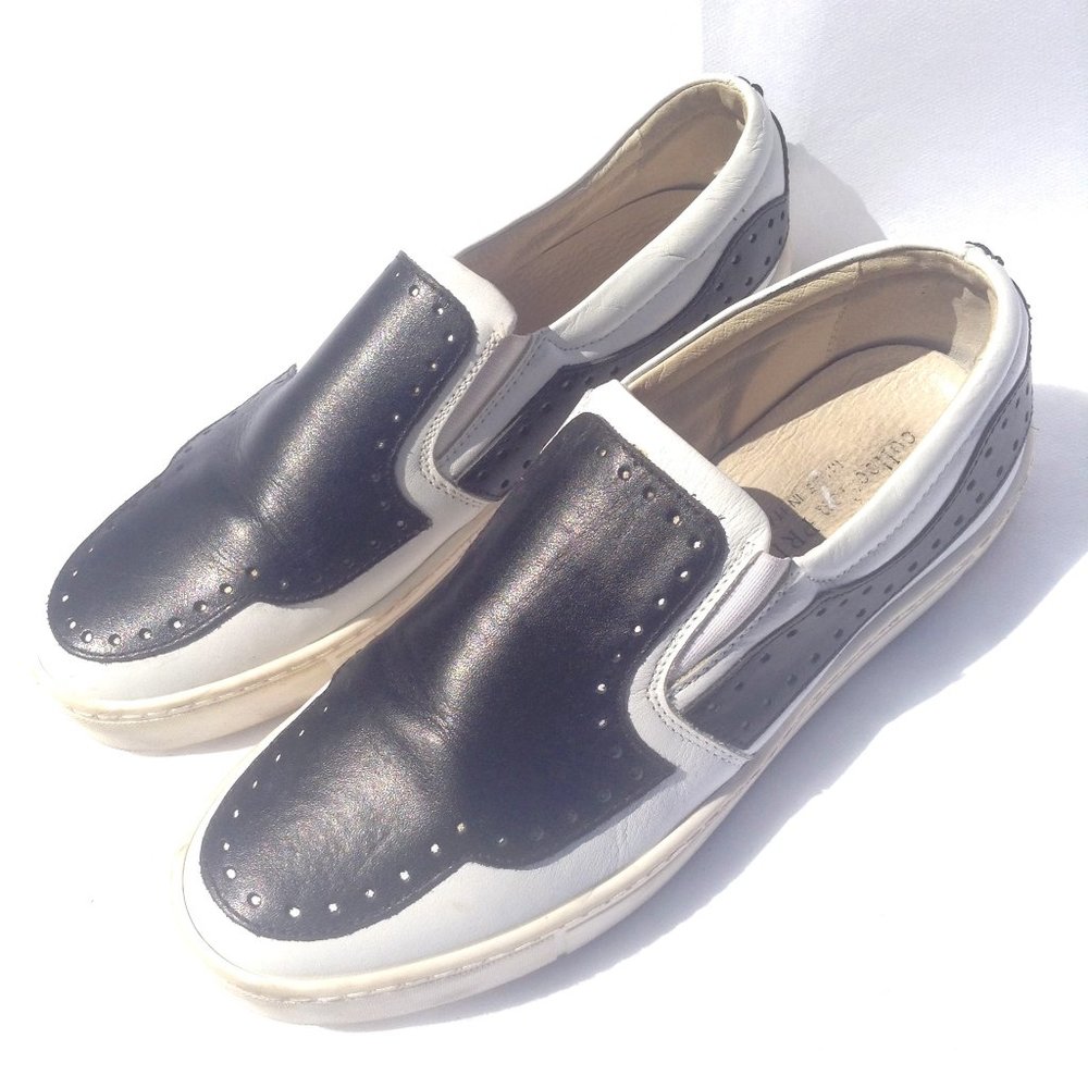 COLLECTION PRIVEE? Black & White Canvas Sneakers